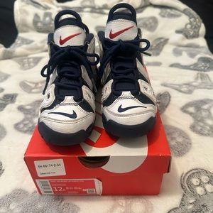 Nike uptempo kids size 12